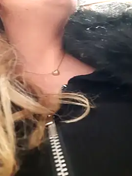 Snapshot of Dirtyfeelin chatting on 12.14.24 Dirtyfeelin online show from 12.14.24