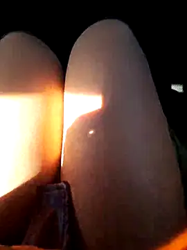 Snapshot of Dirtyfeelin chatting on 10.20.25 Dirtyfeelin online show from 10.20.25