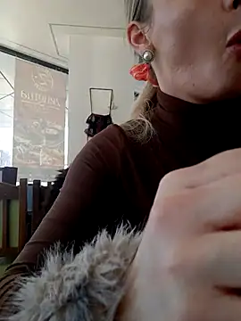 Snapshot of Dirtyfeelin chatting on 02.03.26 Dirtyfeelin online show from 02.03.26