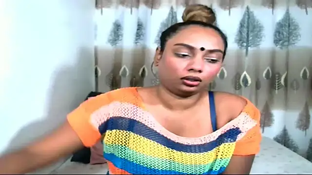 Snapshot of sexyindianchic chatting on 01.31.25 sexyindianchic online show from 01.31.25