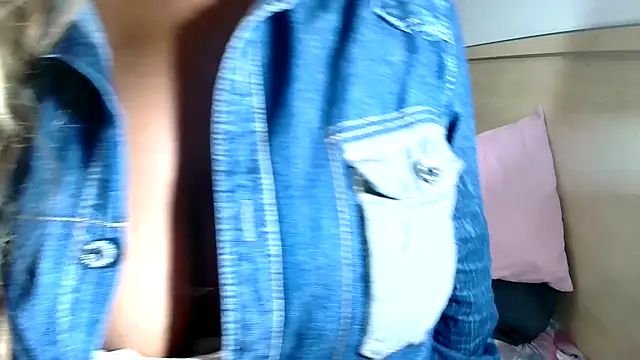 Snapshot of sexyindianchic chatting on 02.08.25 sexyindianchic online show from 02.08.25