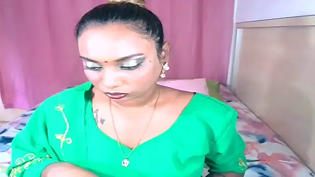 Snapshot of sexyindianchic chatting on 03.22.25 sexyindianchic online show from 03.22.25