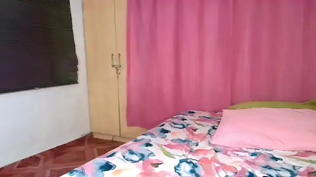 Snapshot of sexyindianchic chatting on 03.22.25 sexyindianchic online show from 03.22.25