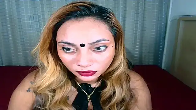 Snapshot of sexyindianchic chatting on 10.11.25 sexyindianchic online show from 10.11.25