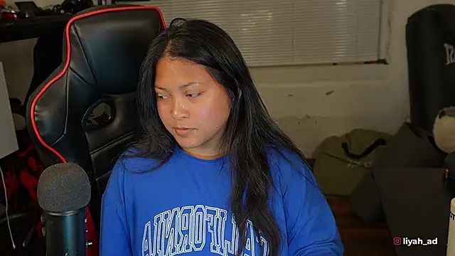 Snapshot of Bubbleliyah chatting on 11.19.25 Bubbleliyah online show from 11.19.25