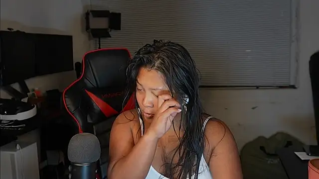 Snapshot of Bubbleliyah chatting on 01.07.26 Bubbleliyah online show from 01.07.26