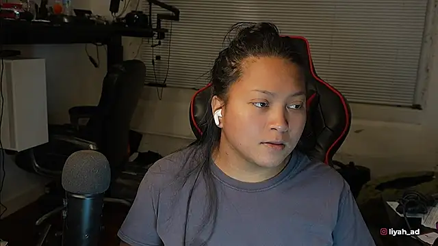 Snapshot of Bubbleliyah chatting on 02.04.26 Bubbleliyah online show from 02.04.26