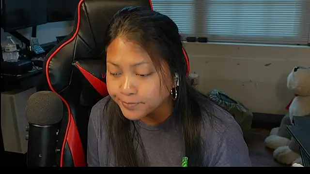 Snapshot of Bubbleliyah chatting on 04.01.26 Bubbleliyah online show from 04.01.26