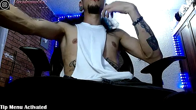 Snapshot of davidroses420 chatting on 11.19.25 davidroses420 online show from 11.19.25