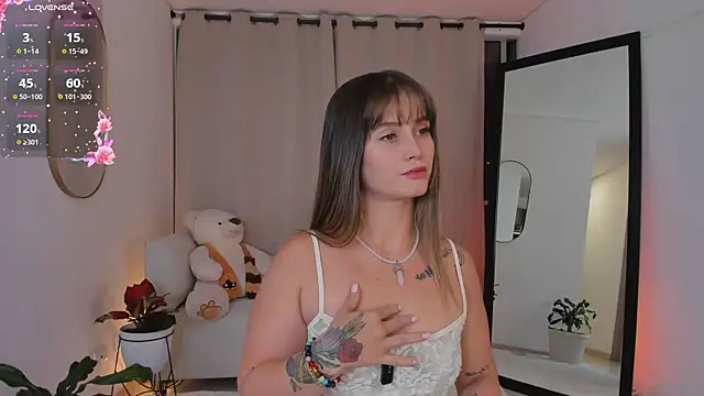 roxie gates  online show from 10.28.25