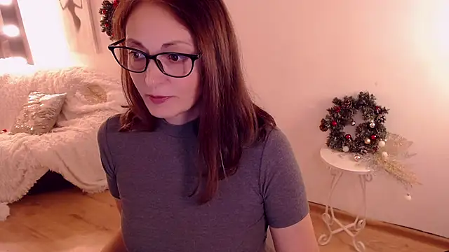 Snapshot of CaringSophie chatting on 12.27.24 CaringSophie online show from 12.27.24