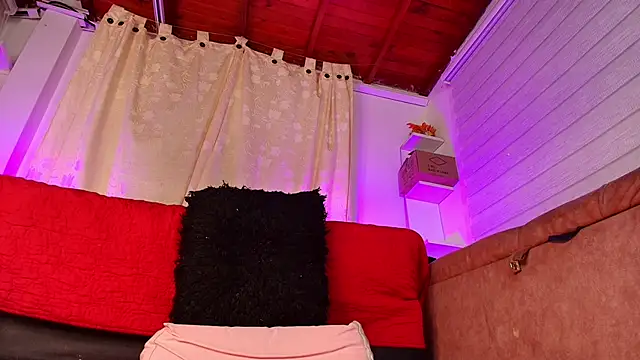 emyli sw  online show from 02.08.25