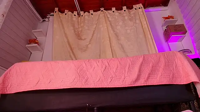 emyli sw  online show from 02.11.25