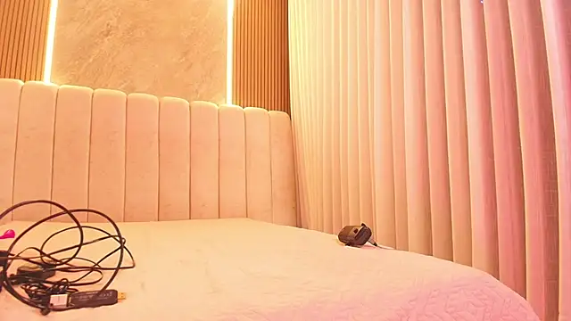 emyli sw  online show from 04.07.26