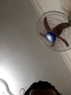 Snapshot of Popzbo chatting on 11.30.25 Popzbo online show from 11.30.25