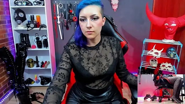 Snapshot of Mistress_Yelena chatting on 05.01.26 Mistress Yelena online show from 05.01.26