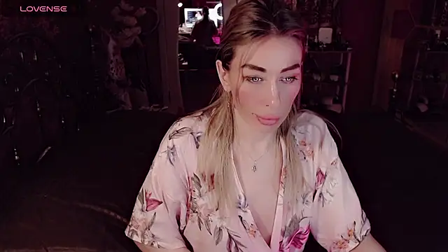 AnnieGOld  online show from 04.12.26