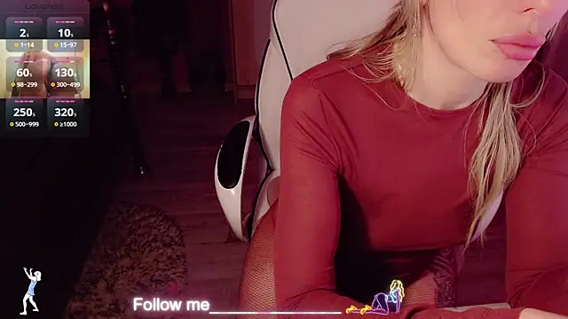 Snapshot of AnnieGOld_ chatting on 04.21.26 AnnieGOld online show from 04.21.26