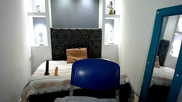 Snapshot of sexy_latynx chatting on 11.01.25 sexy latynx online show from 11.01.25