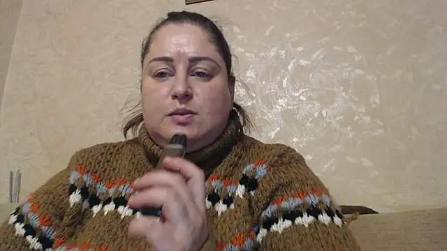 Amy August online show from 12.04.25