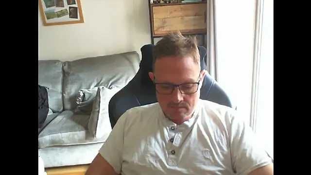 Snapshot of ZebedeePirate chatting on 03.18.25 ZebedeePirate online show from 03.18.25