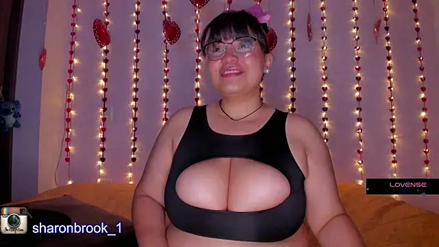 Snapshot of sharon_1 chatting on 12.12.24 sharon 1 online show from 12.12.24