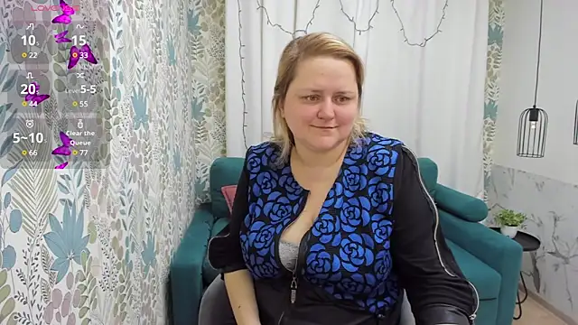 Snapshot of ScarlettSoft chatting on 12.30.24 ScarlettSoft online show from 12.30.24