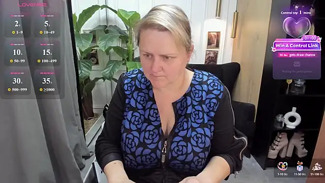 Snapshot of ScarlettSoft chatting on 06.19.26 ScarlettSoft online show from 06.19.26