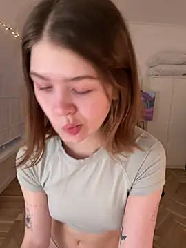 Snapshot of AmberIIey chatting on 03.09.25 AmberIIey online show from 03.09.25