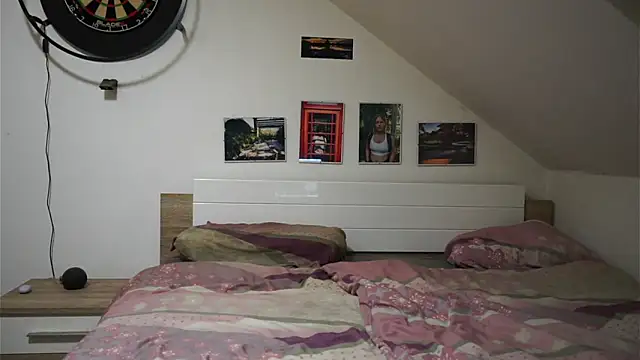 Moistdevil online show from 11.13.25