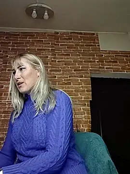 Snapshot of _Horny_milf_ chatting on 03.01.25 Horny milf online show from 03.01.25