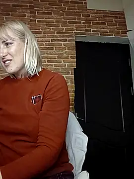 Snapshot of _Horny_milf_ chatting on 03.16.25 Horny milf online show from 03.16.25