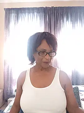 Snapshot of Hotgrannyx chatting on 06.12.26 Hotgrannyx online show from 06.12.26