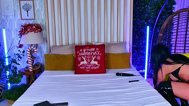 NikkiStarX online show from 12.18.25