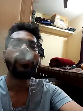 Snapshot of arhan3043 chatting on 12.31.24 arhan3043 online show from 12.31.24