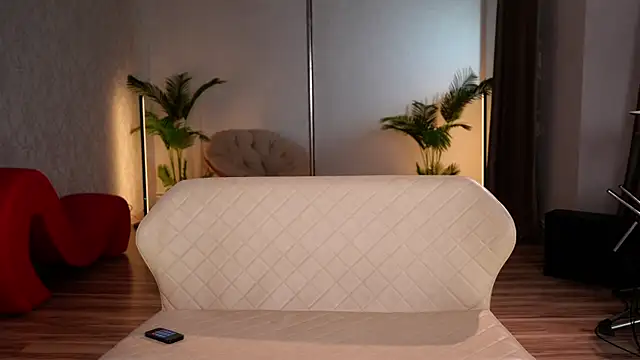 KittyCaitlin online show from 04.21.26