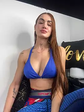 Snapshot of SofiaCarter chatting on 12.13.24 SofiaCarter online show from 12.13.24