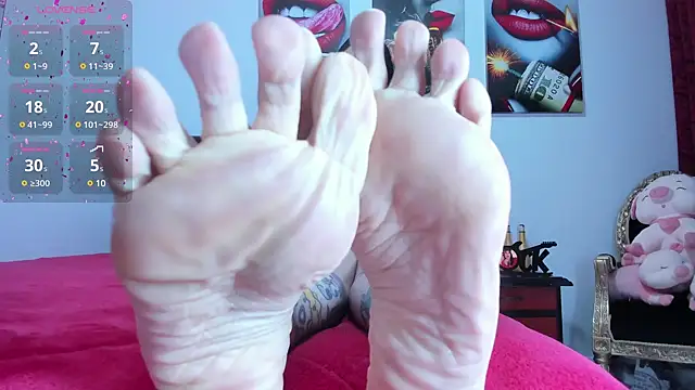 Taraa Fox online show from 12.02.24