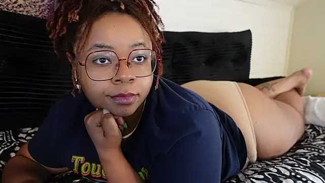 Snapshot of -khayaparker chatting on 06.19.26 -khayaparker online show from 06.19.26