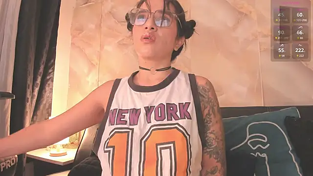 Snapshot of kathypink_ chatting on 12.20.25 kathypink online show from 12.20.25