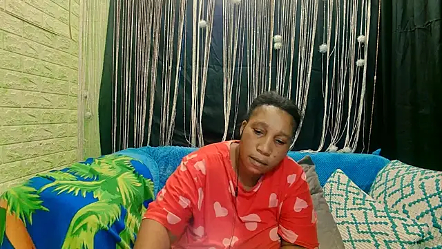 Snapshot of mysticeboney chatting on 11.23.25 mysticeboney online show from 11.23.25