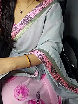 Snapshot of aliyaah_singh chatting on 10.28.25 aliyaah singh online show from 10.28.25