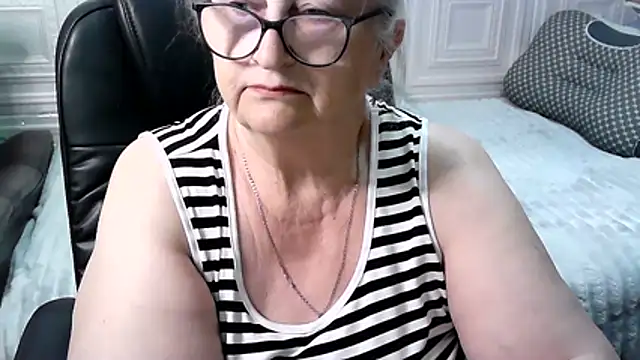 Snapshot of LolkaAlyss chatting on 04.30.26 LolkaAlyss online show from 04.30.26