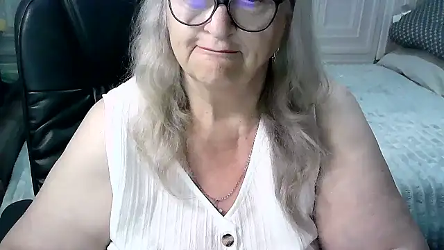 Snapshot of LolkaAlyss chatting on 05.09.26 LolkaAlyss online show from 05.09.26