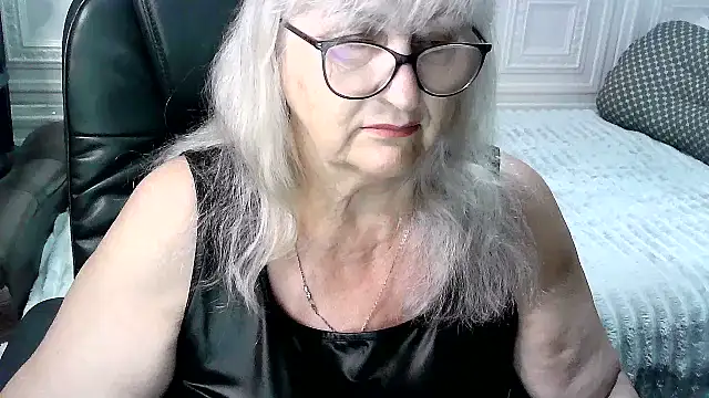 Snapshot of LolkaAlyss chatting on 07.25.26 LolkaAlyss online show from 07.25.26