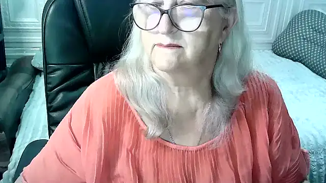 Snapshot of LolkaAlyss chatting on 07.26.26 LolkaAlyss online show from 07.26.26
