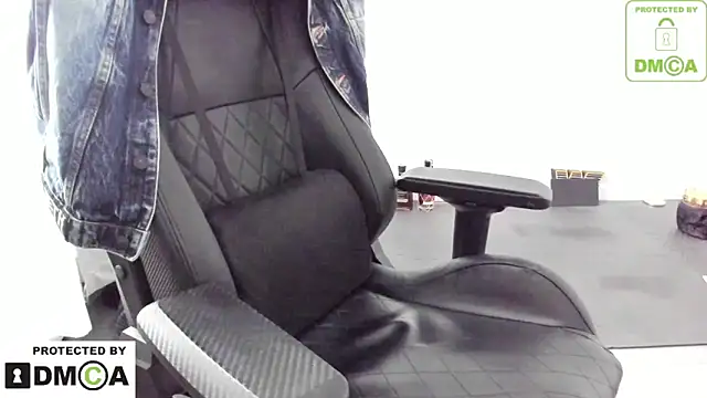 Snapshot of Seans1million chatting on 03.17.25 Seans1million online show from 03.17.25