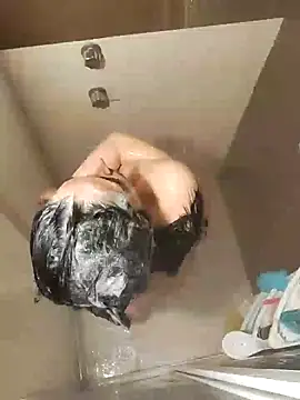 Snapshot of towers_j chatting on 12.15.24 towers j online show from 12.15.24