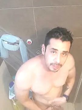 Snapshot of towers_j chatting on 02.18.25 towers j online show from 02.18.25