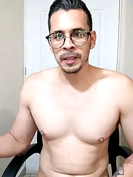 Snapshot of towers_j chatting on 03.11.25 towers j online show from 03.11.25